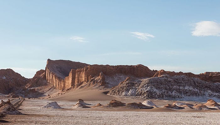 Dicas de Turismo de aventura no Chile que vão transformar as próximas férias em pura diversão  - Anfiteatro, Valle de la Luna, San Pedro de Atacama