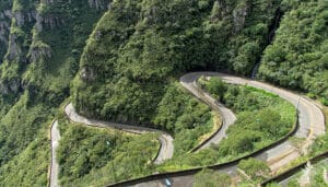 Read more about the article Viajar de moto pelo Brasil: Descubra 3 destinos incríveis