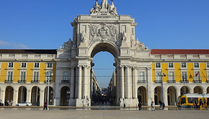 3 Dicas do que não fazer em Lisboa que vão salvar suas férias - Rua Augusta em Lisboa