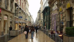 Read more about the article Melhores lugares para fazer compras em Bordéus: Prepare o cartão e vamos às compras na França